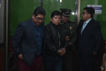 El exlíder de la COB, Juan Carlos Huarachi, es trasladado a la cárcel de San Pedro