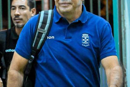 Erwin Sánchez deja de ser técnico de Blooming, señala dirigente celeste
