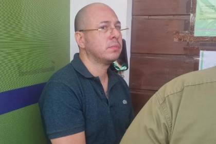 Trasladan al juez Hebert Zeballos al Palacio de Justicia para la audiencia por el hallazgo de droga en un galpón