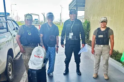 Aprehenden a tiktoker boliviano en el aeropuerto de Viru Viru cuando pretendía salir del país