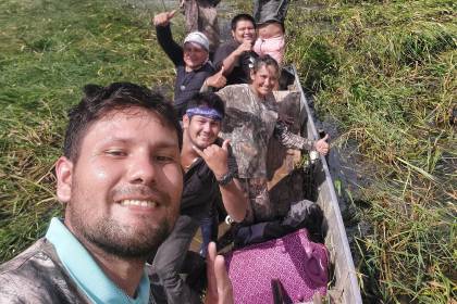Video: así fue cómo unos pescadores hicieron el primer rescate de los sobrevivientes del incidente aéreo en Beni