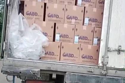 Camión con carga de medicamentos para pacientes renales está atrapado en el bloqueo del puente Ichilo