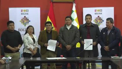 Magisterio Urbano firma acuerdo con el Gobierno aceptando 2.000 nuevos ítems y levantan sus medidas de presión 