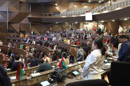 Libre dice que el Gobierno busca “comprar” con “pegas” votos en la Asamblea Legislativa