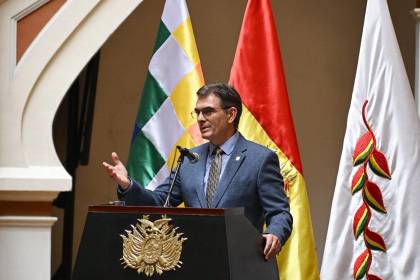 “Los viajes de Paz están muy bien, pero eso no es diplomacia”: Aparicio apunta al plan del Gobierno de abrir Bolivia al mundo