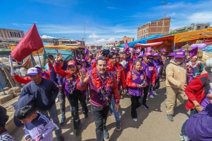 Reyes Villa hace campaña en Oruro, promete vincular la región al Corredor Bioceánico y más recursos