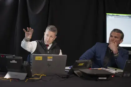 Seguimiento de meses y más de 150 aviones: Así fue el operativo liderado por Trump para derrocar a Maduro