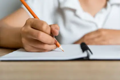 Bloqueos golpean a estudiantes: Un 18% de colegios de Cochabamba pasan clases a distancia