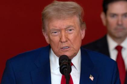Trump sugiere respaldo a un “cambio de régimen” en Irán