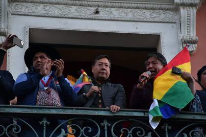 Las seis federaciones del trópico de Cochabamba denuncian un supuesto “autogolpe” promovido por el presidente Arce