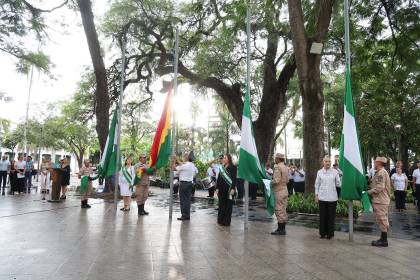 Realizan actos por los 201 años de independencia de Santa Cruz