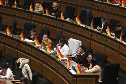 Tras la interpelación a Zamora por BoA, algunos legisladores expresan insatisfacción pese al voto de confianza