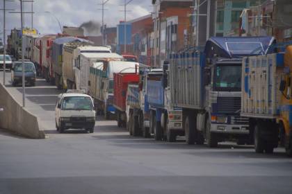 Farmacéuticos advierten que la falta de diésel dificulta el traslado de medicamentos en el país
