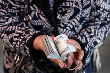 ¿A cuánto se cotiza el dólar referencial y digital en Bolivia este jueves?