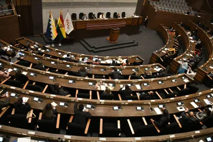 Edmand Lara convoca a sesión de la ALP para la interpelación del ministro de Gobierno 