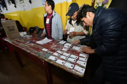 Vocal Ávila señala que cerca del 86% de las mesas cerrarán a las 16:00