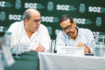 Camacho anuncia desalojos y reversión de tierras “mal dotadas” en Santa Cruz