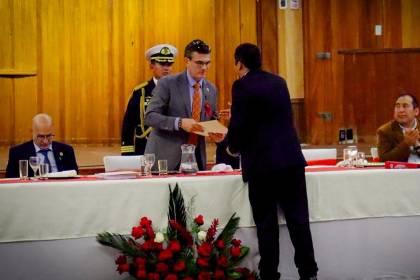 Gobierno presenta el proyecto corredor Oruro – Puertos del Pacífico y Paz pide evitar bloqueos