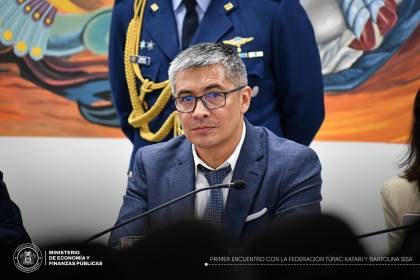 Ministro Espinoza ve “intentos de desestabilización” y de “generar incertidumbre” tras críticas de Tuto a los 100 días del gobierno de Paz