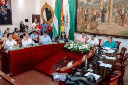 Suman tres denuncias contra la Alcaldía cruceña tras los desmanes registrados el domingo en el Concejo 