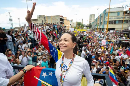 La Premio Nobel de la Paz María Corina Machado felicita a Rodrigo Paz por su victoria