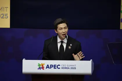 Líder de BTS pide apoyo a los creadores culturales en el debut de un artista K-pop en el APEC