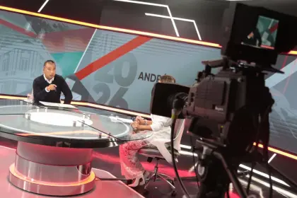 La Paz: Gómez plantea dos puertos secos, plantas fotovoltaicas, consultorios virtuales y carreteras