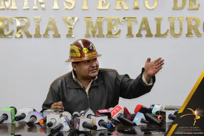“Estamos fregados”, dice ministro de Minería sobre combustibles y espera que “mediante Dios” se llegue a las elecciones