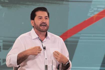 Guido Nayar dice que apoya “incondicionalmente” a Rodrigo Paz para no permitir el retorno del MAS