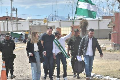 Entrevista exclusiva: “Extraño a mi pueblo y quiero abrazar a mi gente”, señala Camacho a poco de llegar a Santa Cruz