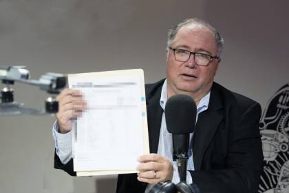 “Tiene que encontrarse a todos los culpables”, dice Lupo tras aprehensión de un gerente de YPFB por la gasolina “desestabilizada”