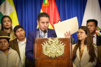 Lara pide incluir en la ley de elecciones subnacionales un artículo para evitar “autoprórroga” de los vocales del TSE