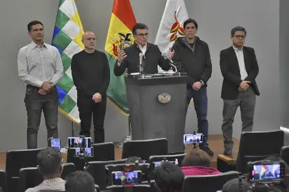 Vocero descarta “cuotas” en el gabinete y asegura que Paz definirá recomposición “en su momento”