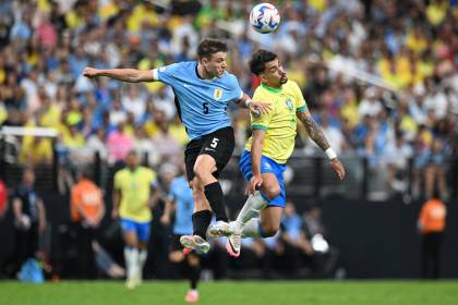 Minuto a minuto: Uruguay sufre la expulsión de Nández en la recta final del duelo con Brasil (0-0)