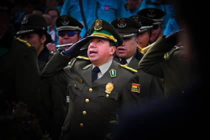 Mediante decreto, Paz destituye al Inspector General de la Policía y designa a un interino