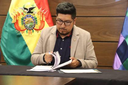Presidente de Diputados convoca a reunión de bancadas para buscar soluciones a la crisis