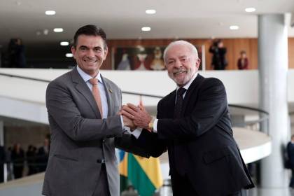 Rodrigo Paz se reúne con Lula Da Silva en el Palacio presidencial de Brasil