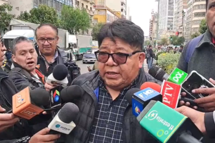 Choferes instalan diálogo con el Gobierno por el alza del diésel, los pasajes y otros temas