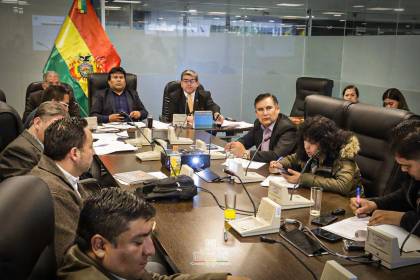 Comisión de Diputados aprueba tres créditos para el teleférico, alumbrado público y cosecha de agua