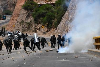 Evistas mantienen bloqueada la ruta nueva Santa Cruz - Cochabamba; dicen que la medida se masificará los próximos días