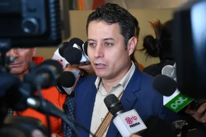 El candidato a ‘vice’ del PDC, Edman Lara emite su voto y adelanta que “habrá sorpresas”