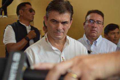 Rodrigo Paz emite su voto: “Hoy gana la democracia, el objetivo debe ser único y es sacar a la Patria adelante”