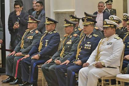 Al llegar el día 50 de los bloqueos, Rodrigo Paz ratifica al Alto Mando Militar