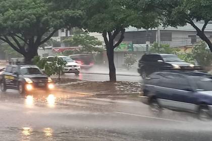 Senamhi emite alerta naranja por lluvias y tormentas eléctricas en cuatro departamentos del país; rige hasta Navidad