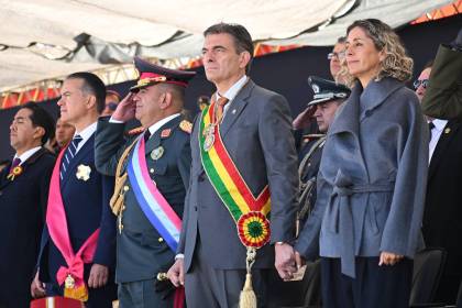 Rodrigo Paz participa en la Parada Militar sin brindar un discurso