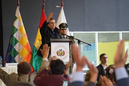 Paz, en el Consejo Económico y Social: “La revolución no es con muerte; COB, Túpac, vengan al diálogo”