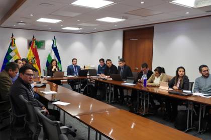 Gobierno y la CAF instalan mesas de trabajo para realizar ajustes de fortalecimiento a la gestión vial