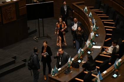 Diputados de Libre denuncian “sabotaje” por inasistencia de senadores a interpelación de ministro Oviedo
