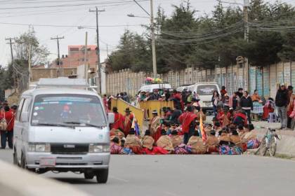 Alerta en La Paz y El Alto: 16 hospitales se quedan sin oxígeno por los bloqueos