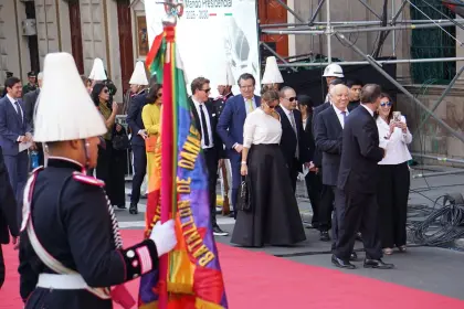 Subsecretario de EEUU y cinco presidentes extranjeros participan de la posesión de mando de Rodrigo Paz